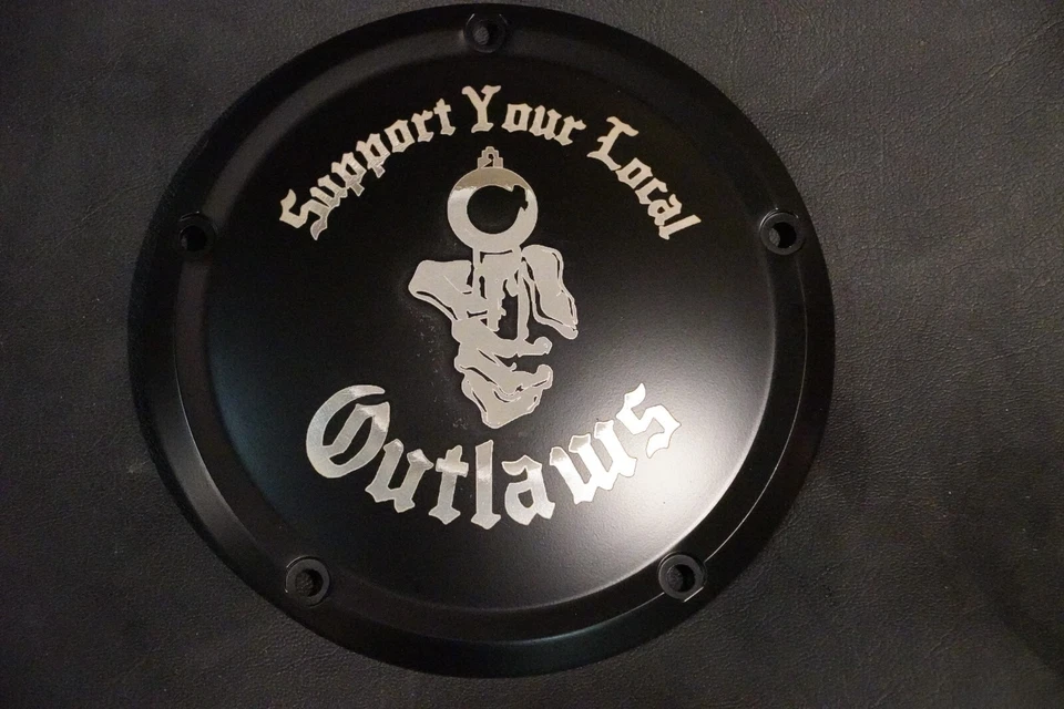 Outlaw 光滑黑色主离合器德比保护套适用于 16+ Harley FLHT Touring — 第 1/4 张图片