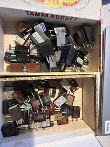 85 Ham Band Radio Crystals Military Untested Many sizes brands types materials - Photo 1/17