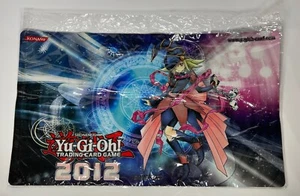 Yu-Gi-Oh! Offizielle Spielmatte Gagaga Girl 2012 Judge Playmat NEU UNGEÖFFNET - Bild 1 von 4