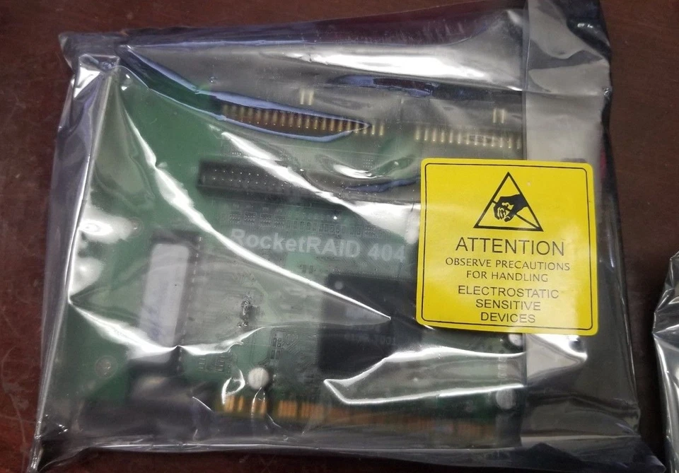 New HighPoint RocketRAID 404 4 Channel PCI IDE RAID PCI Controller - Image 1 of 1