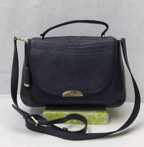 Borsa a tracolla Kate Spade New York in pelle ciottolata nera con chiusura a patta