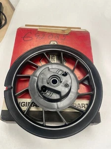 Puleggia di avviamento Briggs & Stratton 692085 parte vecchia 805949 - confezione produttore di apparecchiature originali - NUOVA - - Foto 1 di 1