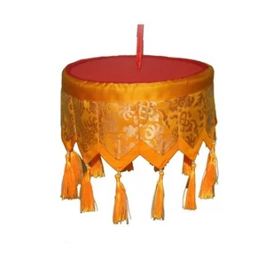 Buddhistische Tempel kleine Regenschirme gelb kleine Schatzfahnen - Bild 1 von 4