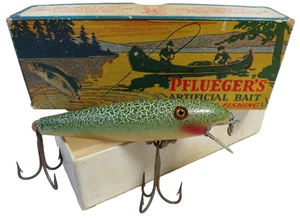 PFLUEGER ARTIFICIAL BAIT BOX 8-1/4" NO. 5085 + GREEN FISH LURE TACKLE GLASS EYES - Picture 1 of 18
