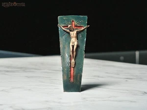 Antique Crucifix on Enamel Ceramic Hanging - Picture 1 of 4