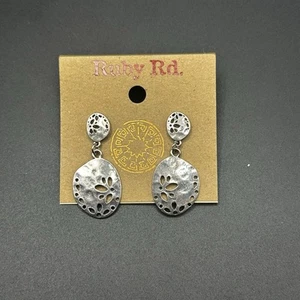 Ruby Rd Hammered Metal Floral Dangle Earrings Silver Tone Drop NEW Boho Pierced - Picture 1 of 4