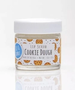 Fizz & Bubble Premium Lip Scrub for Exfoliating, Moisturizing- Cookie Dough NEW - Picture 1 of 1