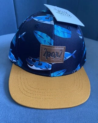 DEUX PAR DEUX GORRA BEBÉ NIÑO AZUL MARINO/TIBURONES/TABLAS DE SURF 6-24 MESES NUEVA CON ETIQUETA Foto 1 de 4
