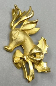 VINTAGE Christmas Reindeer Brooch Head Bow Matte Gold Tone Holiday Figural 2.25" - Picture 1 of 9