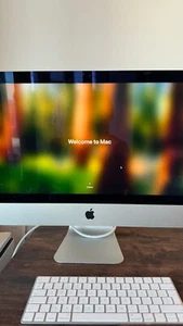 Apple iMac 21.5" 4K Retina 2019 - 1TB Fusion 8GB Ram 3.0GHz Core i5 Pro 560X 4GB - Picture 1 of 9