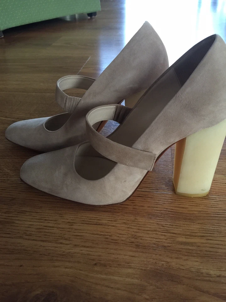 MAX MARA BEIGE GAMUZA TACÓN ALTO TALLA 38,5,39 Foto 1 de 4