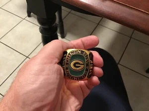 Green Bay Packers Large Classic Goldplated NFL Ring - Picture 1 of 4