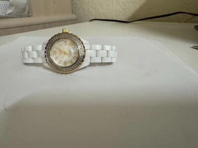 女士 Swiss Legend Karamica 钻石表圈陶瓷手表 34 毫米 — 第 1/4 张图片