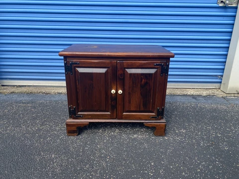 Ethan Allen Dark Antiqued Pine Old Tavern Console Record Cabinet Cover