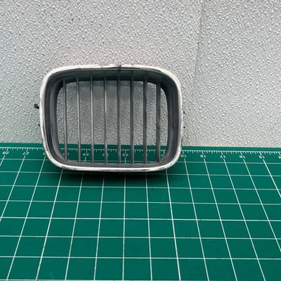 91-99 BMW E31 850i 850Ci DELANTERO DERECHO PASAJERO RADIADOR RIÑÓN REJILLA OEM Foto 1 de 4