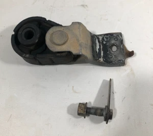 Exhaust Pipe Bracket Hanger 1999 to 2007 F250 F350 with hardware bolt nut - Picture 1 of 22
