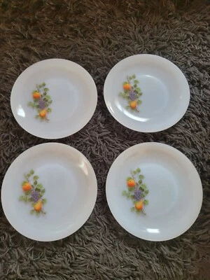 ....  4 ASSIETTES PLATES DÉCOR FRUITS ARCOPAL VINTAGE....  🍊🌿🍇 - Photo 1/4
