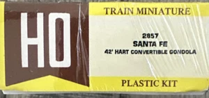 Zug Miniatur Bausatz 2857 42’ Hart Convertible Gondola Santa Fe NOS - Bild 1 von 4