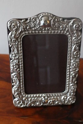 Superb Victorian Photograph Frame Birmingham 1902 with flowers 5x4 - Image 1 of 4