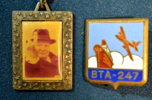 Lot ancien rare porte clef Winston Churchill et insigne Drago BTA 247 - Imagen 1 de 4