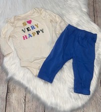 Gap girls outfit size 3/6 mo. 