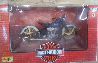1:18 Maisto 1936 EL Harley Davidson Knucklehead blue and cream classic V-Twin - image 1 of 3