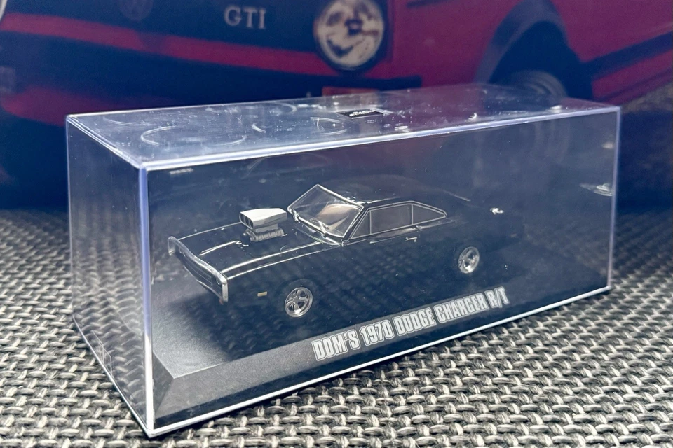 1:43 Dom's 1970 Dodge Charger R/T Black Greenlight + Vitrine - Bild 1 von 4