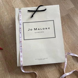 Jo Malone Medium Geschenk leere Tasche 13 Zoll Höhe, 10 Zoll Breite, 6 Zoll Tiefe oder Boden. - Bild 1 von 8