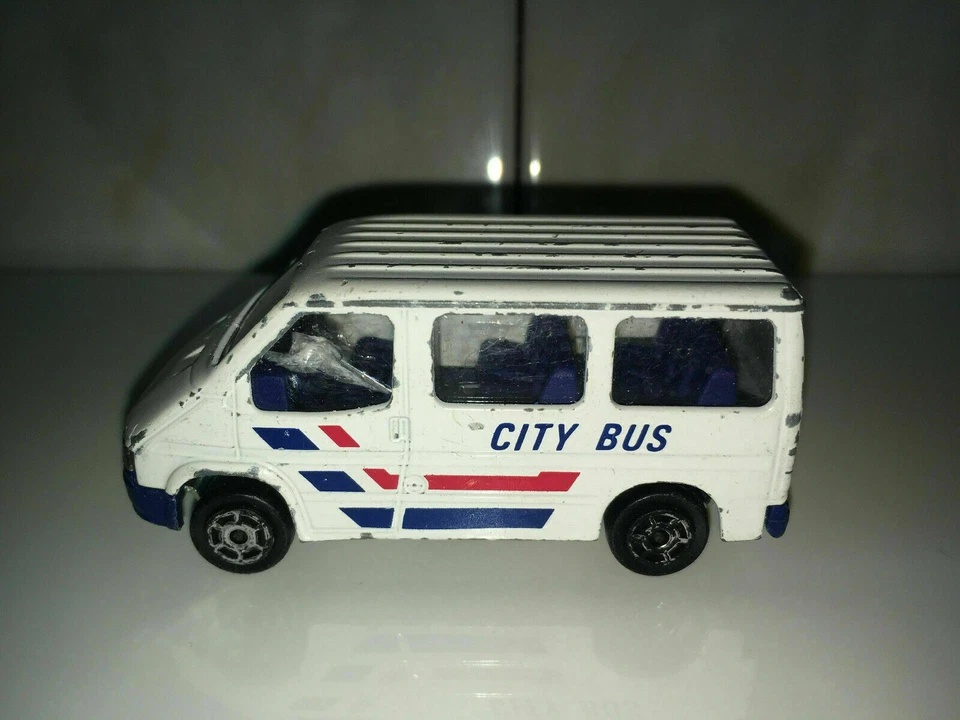 RARE VINTAGE 1988 Majorette N.243 FORD TRANSIT CITY BUS Made in France — 第 1/4 张图片