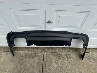 Parachoques trasero Dodge Challenger 2015-2023 menor fascia texturizado 15LA-209AA OEM Foto 1 de 4