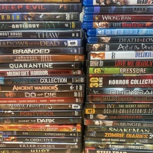 Riesiges Konvolut Horror DVDs Erotik Sleaze 100 Filme Lot Horror B-Movie Kult Videos - Bild 1 von 12