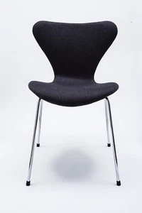 Abnehmbarer Bezug mit Polster von artep für Arne Jacobsen/Fritz Hansen Serie 7 - Bild 1 von 6