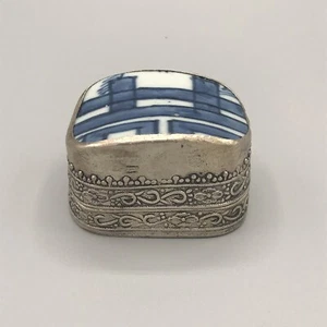 VTG Chinese Porcelain Shard Trinket Box Silver Plate Happiness Symbol Scrolls - Bild 1 von 8