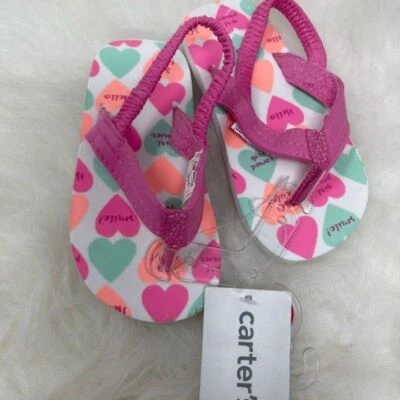 Chanclas Carter's Heart para niños pequeños rosa blanco corazones Foto 1 de 3