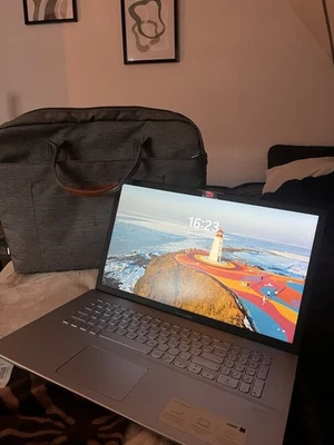 ASUS VivoBook 17.3" - Bild 1 von 4