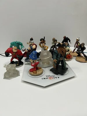 Disney Infinity Lote de 15 figuras y accesorios + portal  Foto 1 de 4