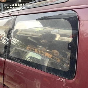 Rear Left Quarter Window Glass See Desc for DELICA L400 SPACEGEAR PF6W 3.0 - Picture 1 of 8