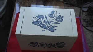 Pfaltzgraff Village Yorktowne Pattern Wooden Recipe Card Box-7 3/8"x4 3/8"x5" - Picture 1 of 5