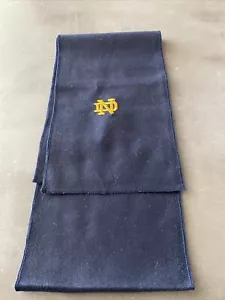 "NUEVA Bufanda de Fieltro Azul Marino Bordada ND Logotipo Dorado 62"" x 8"" - Imagen 1 de 4
