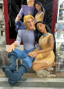 1993 Hallmark Ornaments Disney Pocahontas and Captain John Smith Ornament & Box - Picture 1 of 4