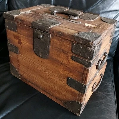 Antique Japanese 1800’s Wood Suzuribako Calligraphy Tansu Chest Writing 12x8x9.5 - Image 1 of 4