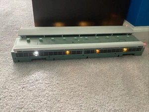 GeminiJets 1:400 Terminal with Gates - Picture 1 of 4
