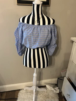 Женский укороченный топ Alice + Olivia Magnolia размер XS синий в полоску с плеча - Изображение 1 из 4