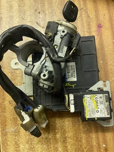 MITSUBISHI L200 K74 IGNITION STEERING LOCK TRANSPONDER AND ECU - Picture 1 of 5