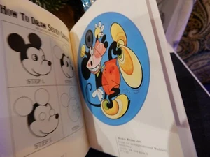 THE ART OF MICKEY MOUSE HC Libro Introducción de John Updike Copyright 1995 + ¡PIN GRATIS! - Imagen 1 de 9