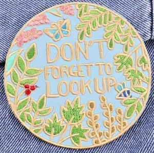 Vergiss nicht nachzuschauen - gestickter Bügelbild Aufnäher - Natur Blumen Gebet / NEU - Bild 1 von 4