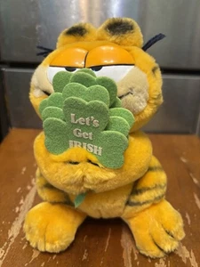 Vintage Garfield The Cat Plüsch Let’s Get A Rish Clovers 1981 Sammlerstück - Bild 1 von 6
