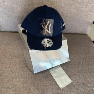 MLB Karina Exclusive Ball Cap New York Yankees Navy + 1 PhtoCard 3ACPKRN5N-50NYS - Picture 1 of 11