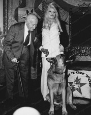 8x10 Print Mae West with Adolph Zukor 1975 #MWAZ