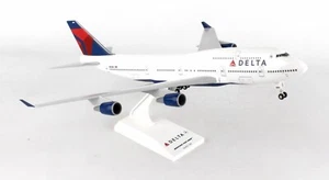 MODELO SKYMARKS (SKR508) DELTA 747-400 (REG N661US) ESCALA 1:200 CON ENGRANAJE Y SOPORTE - Imagen 1 de 6